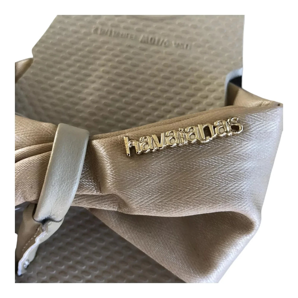 Havaianas Women's Beige Bow Shaped Tong Flip Flop - Size 39/40 (USA 9/10W, EUR 41/42) - Exotic Pro