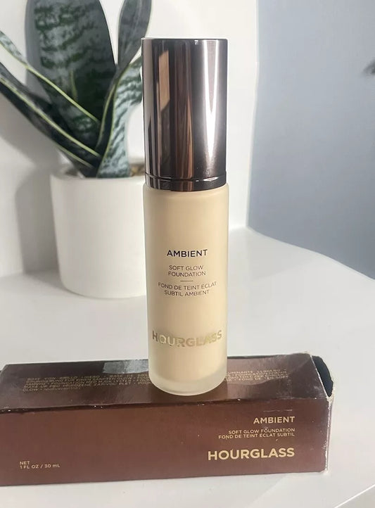 Hourglass Ambient Soft Glow Foundation - Shade 2.5, 1 oz